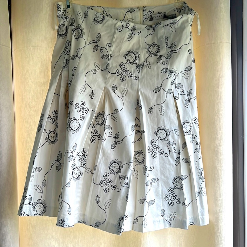 Black and ivory lined dress skirt